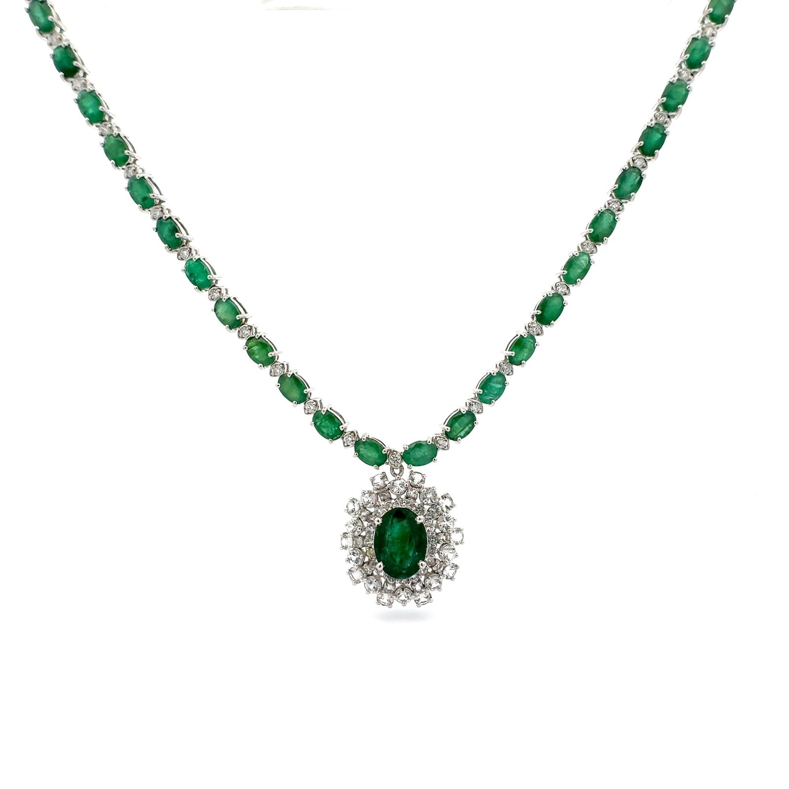 14K Ladies Necklace 21.41ct Emerald with 3.10ct Emerald Pendant 1.37ct Diamonds 2.42ct White (1 of 5)