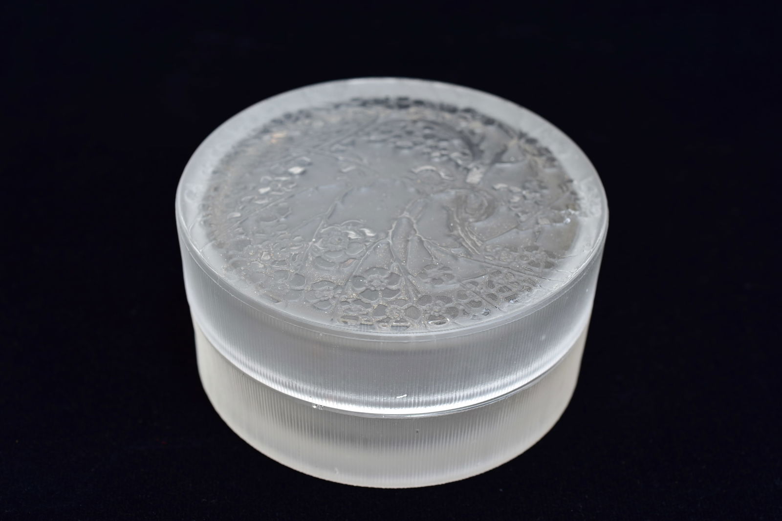 Signed Rene Lalique Lucie Powder Box (1 of 7)