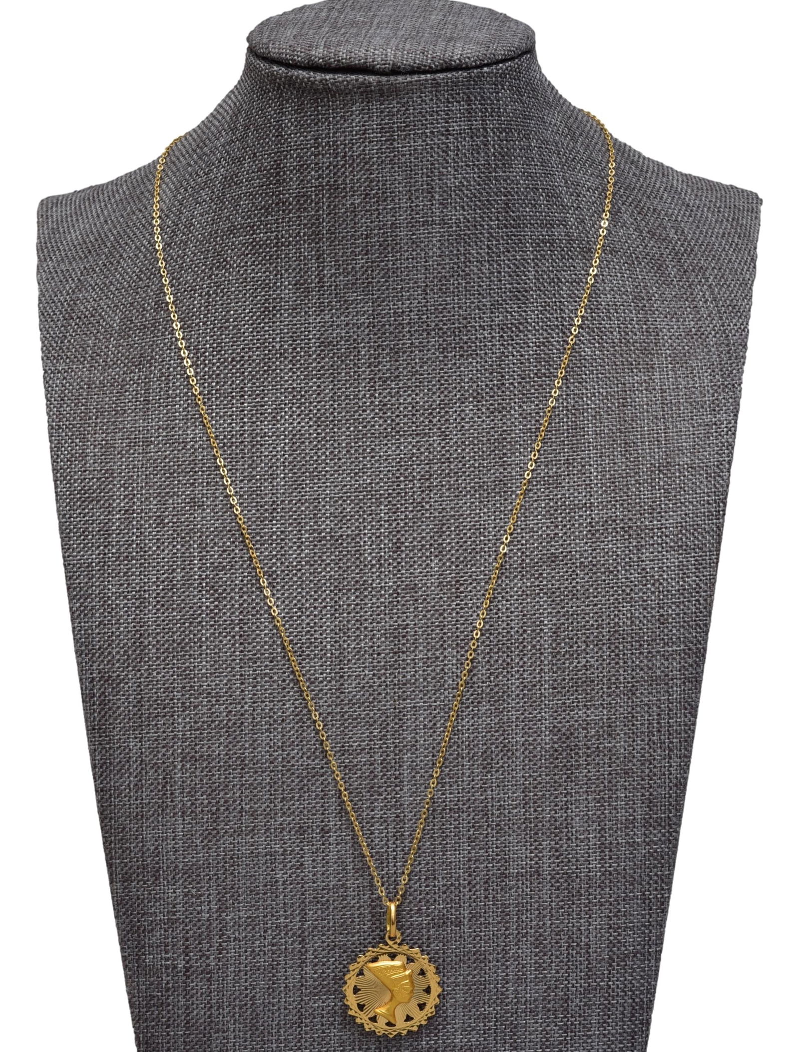 18K Yellow Gold Egyptian Nefertiti Pendant and 18K Yellow Gold Chain (1 of 4)