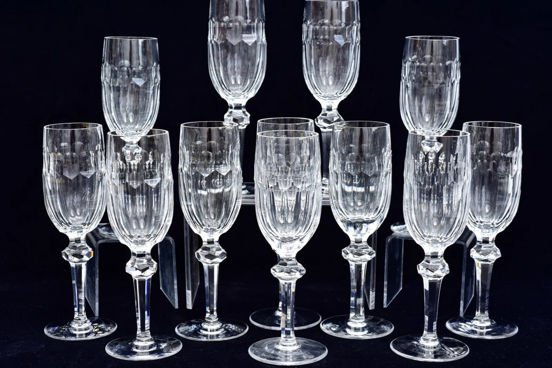 Set of 12 Waterford Curraghmore Crystal Champagne Glasses (1 of 5)