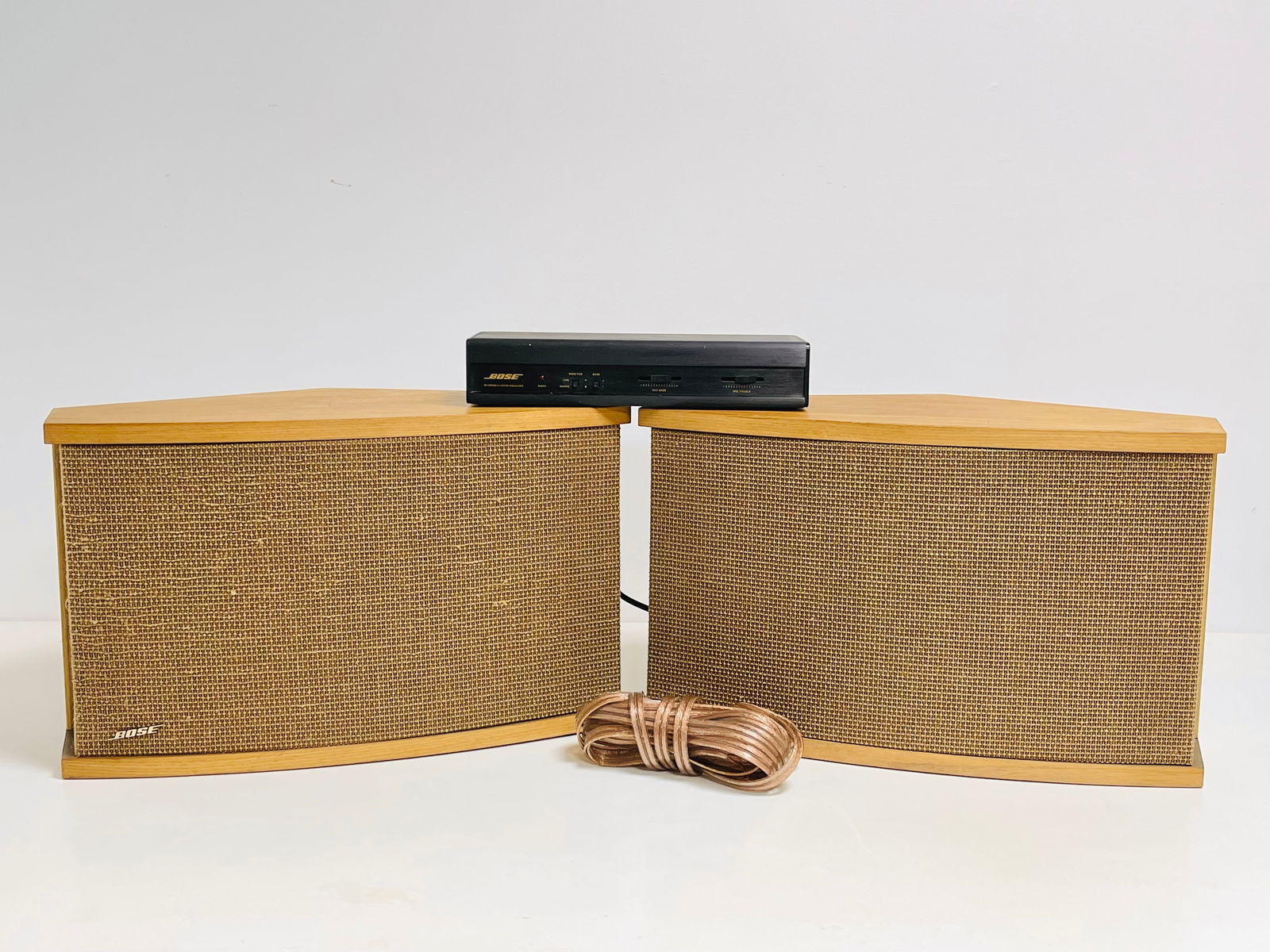 Pair of Bose 901 Series VI Speakers (1 of 13)