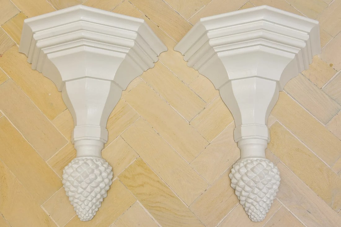 Pair of Italian Painted White Carved Wood Wall Shelves (1 of 6)