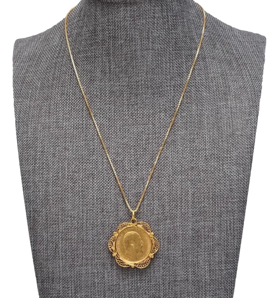 1910 Great Britain Sovereign Gold Coin King Edward VII in 18K Setting With 18K Chain (1 of 6)
