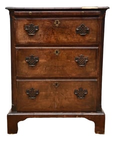 18th Century Chippendale Burl Walnut Bachelor's Chest