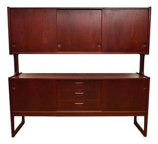 Danish Teak Modern Credenza In The Style of Hans Wegner
