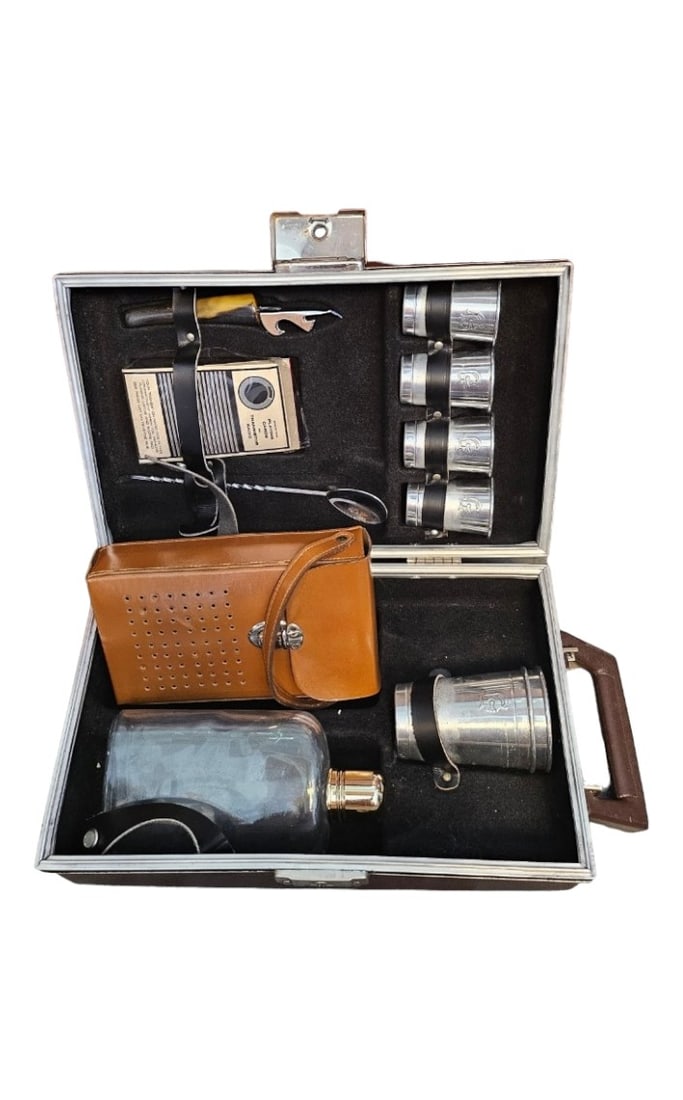 Vintage Travel Bar Executair 880 Travel - L - Bar (1 of 7)