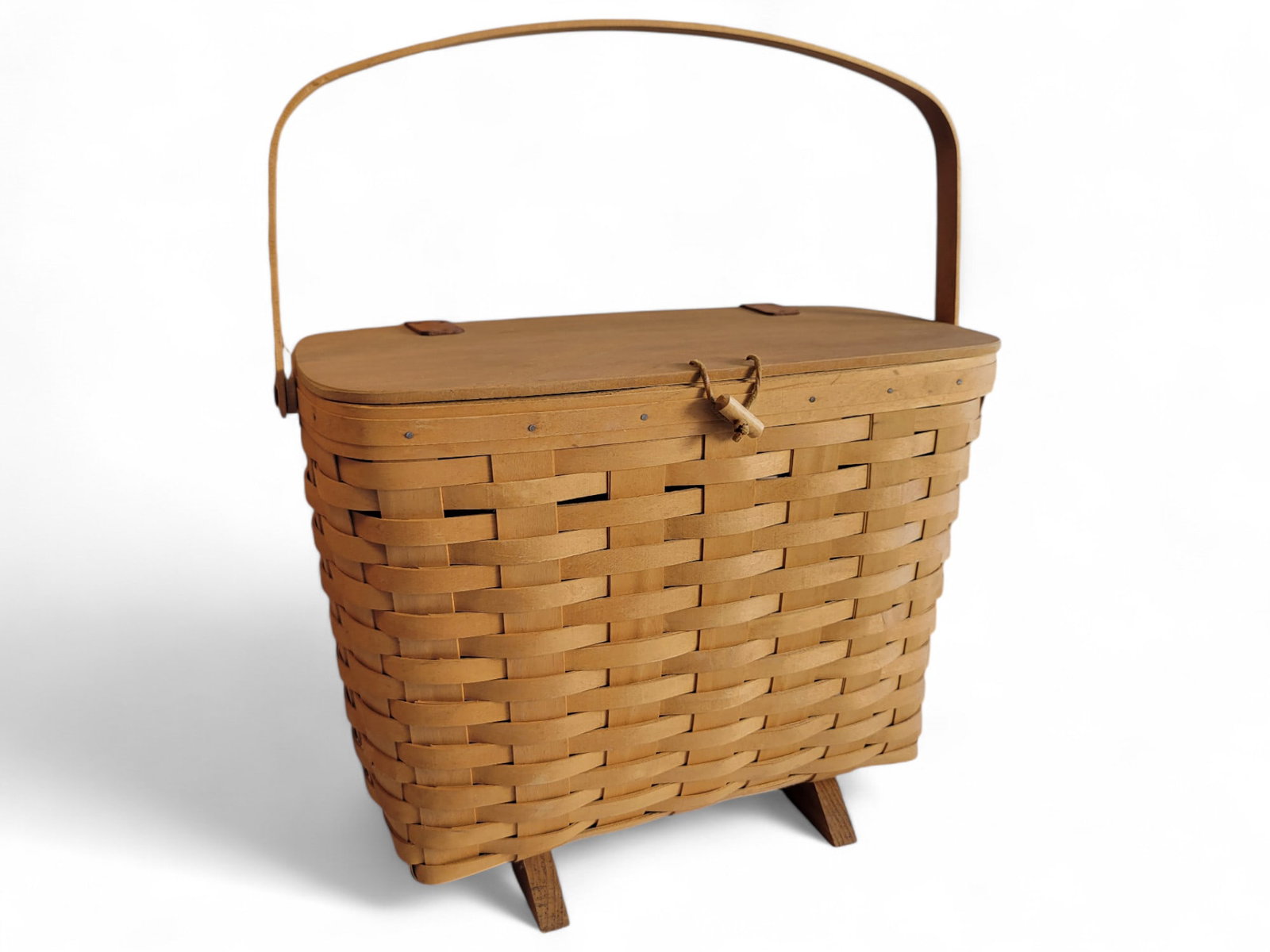 Large Magazine Holder Longaberger Basket: Large Magazine Holder Longaberger Basket. The date seems to be 1999. Approx Height 16" x Width 12"
