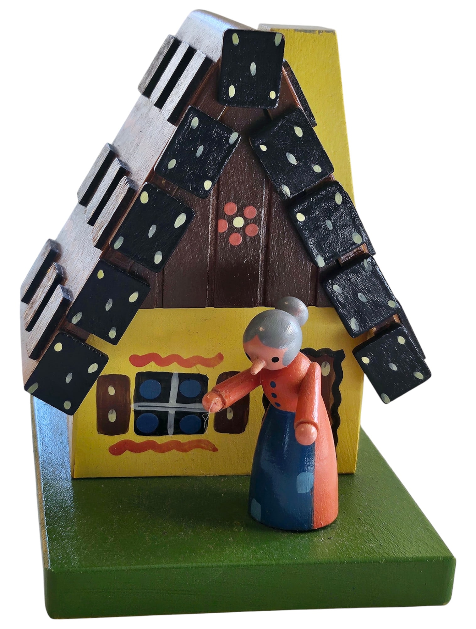 Gingerbread House Bank & Music Box Erzgebirge German: Gingerbread House Bank & Music Box Erzgebirge German. This does come with the key.