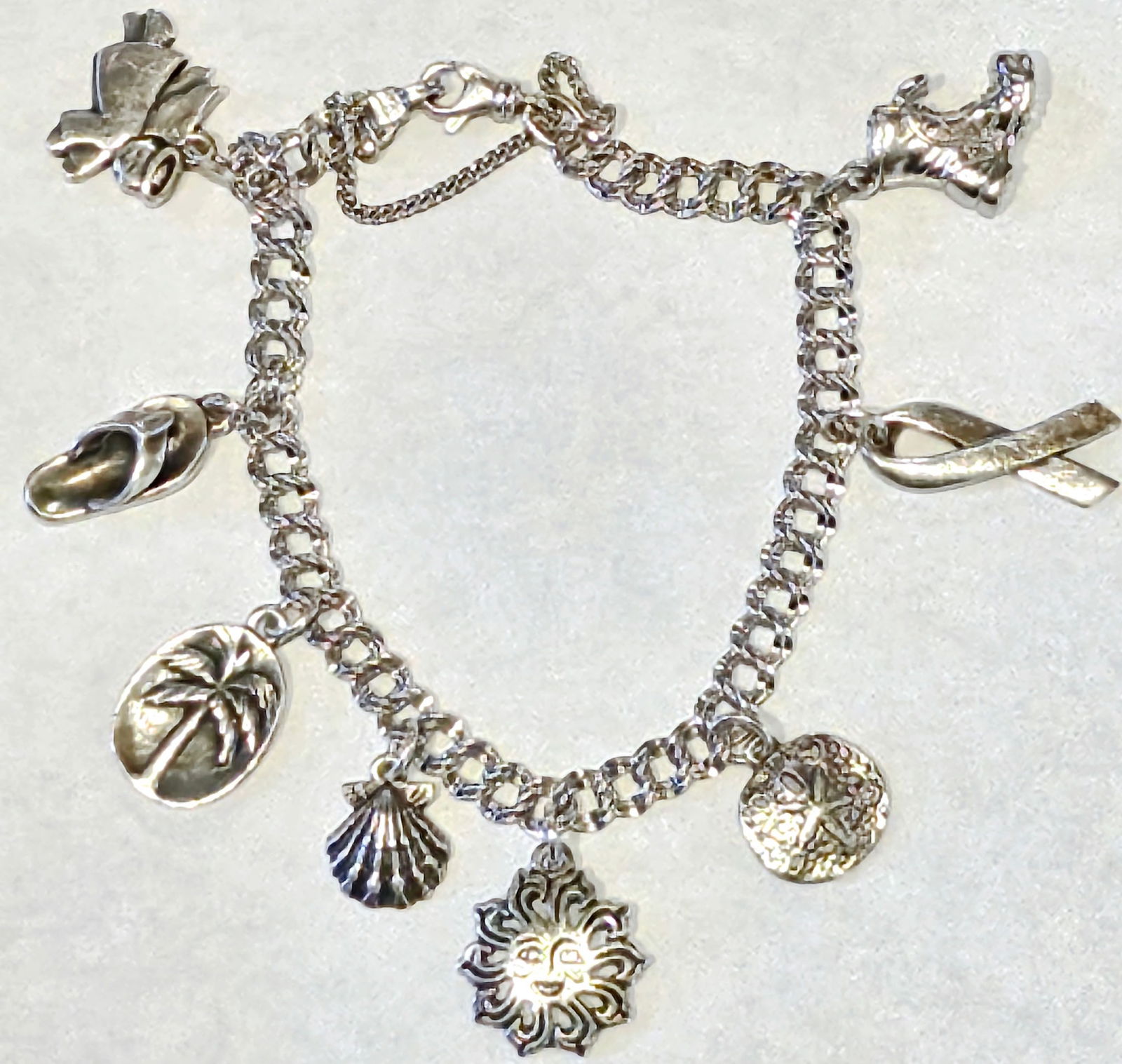 Sterling Silver James Avery Charm Bracelet  w/ 8 Charms (1 of 3)