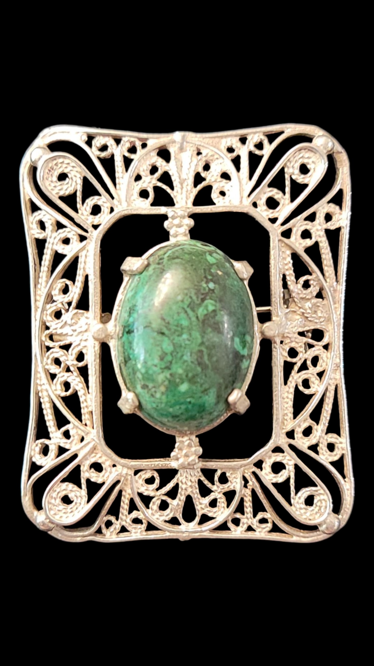Sterling Silver Filigree Brooch/ Pendant Agate 9.7 Grams: Sterling Silver Filigree Brooch/ Pendant Agate Width 1.5" x 1.25"