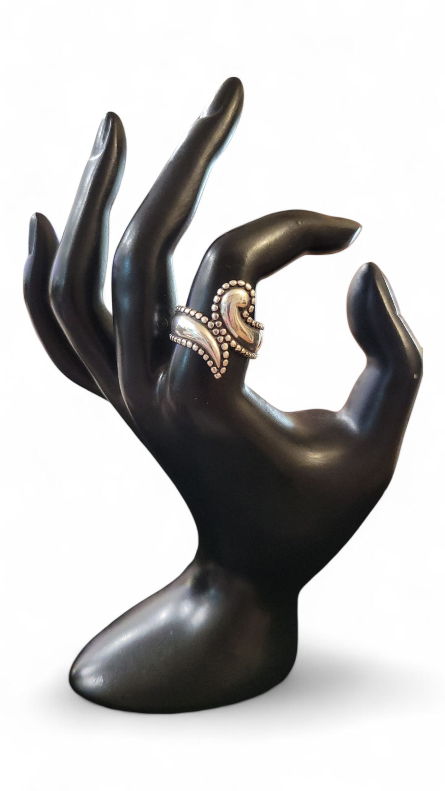 James Avery Retired Paisley Dotted Ring, Size 8.25: James Avery Retired Paisley Dotted Ring, Size 8.25 Total weight 9.4 grams