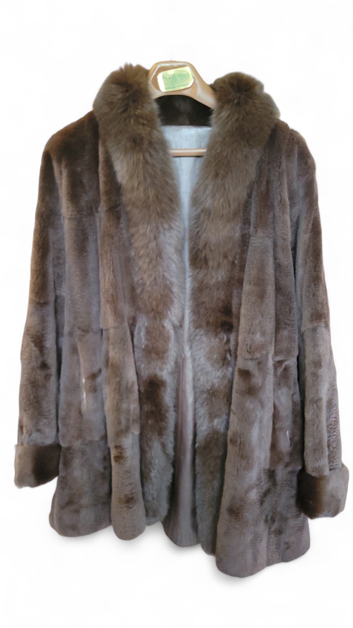 Sheared Mink & Fox Collar Reversable Leather Coat: Sheared Mink & Fox Collar Reversable Leather Coat in great condition. Has original dust bag. Size 14-15 Over Hips