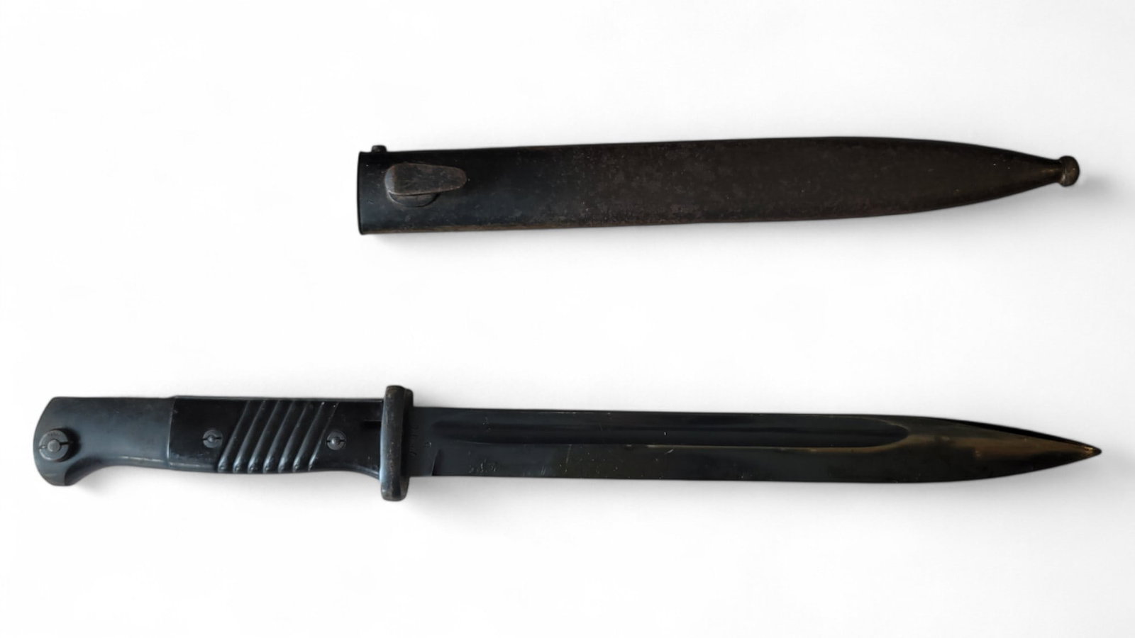 Gebr Heller Bayonet 1937 German w/ Scabbard: Gebr Heller Bayonet 1937 German w/ Scabbard. The scabbard and bayonet have matching serial numbers!