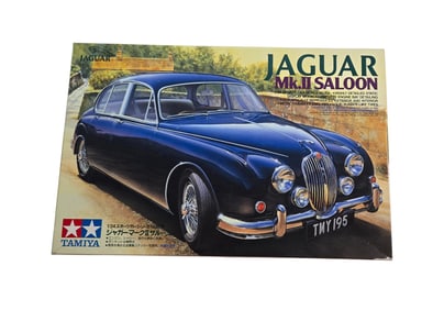 Tamiya Jaguar Mk.II Saloon 1:24 Scale Sports Car Highly Detailed Series 151 Kit