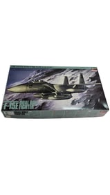 Hasegawa McDonnel Douglas F-15E Dual Role Fighter 1:72 Scale Model Kit