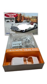 Gunze Sangyo Triumph TR3A 1:24 Scale Model Kit