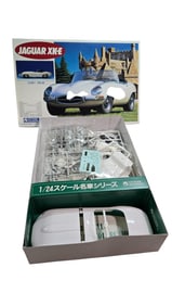 Gunze Sangyo Jaguar XK-E 1:24 Scale Model Kit