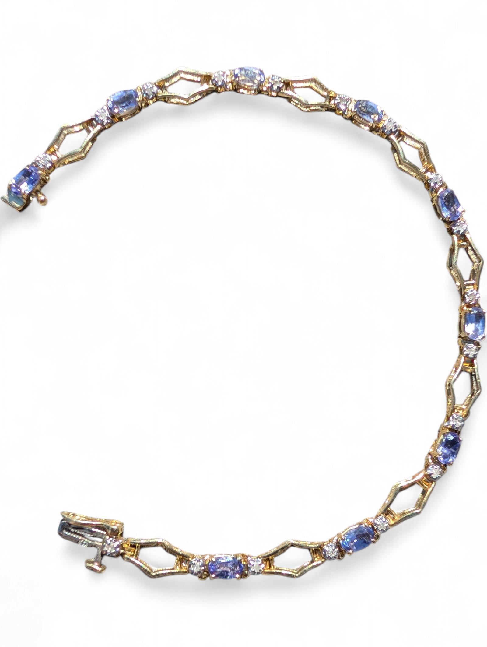 14 Karat Yellow Gold ~ Amethyst & Diamond Tennis Bracelet ~ 7.6 Grams: 14 Karat Yellow Gold ~ Amethyst & Diamond Tennis Bracelet ~ Total Weight 7.6 Grams