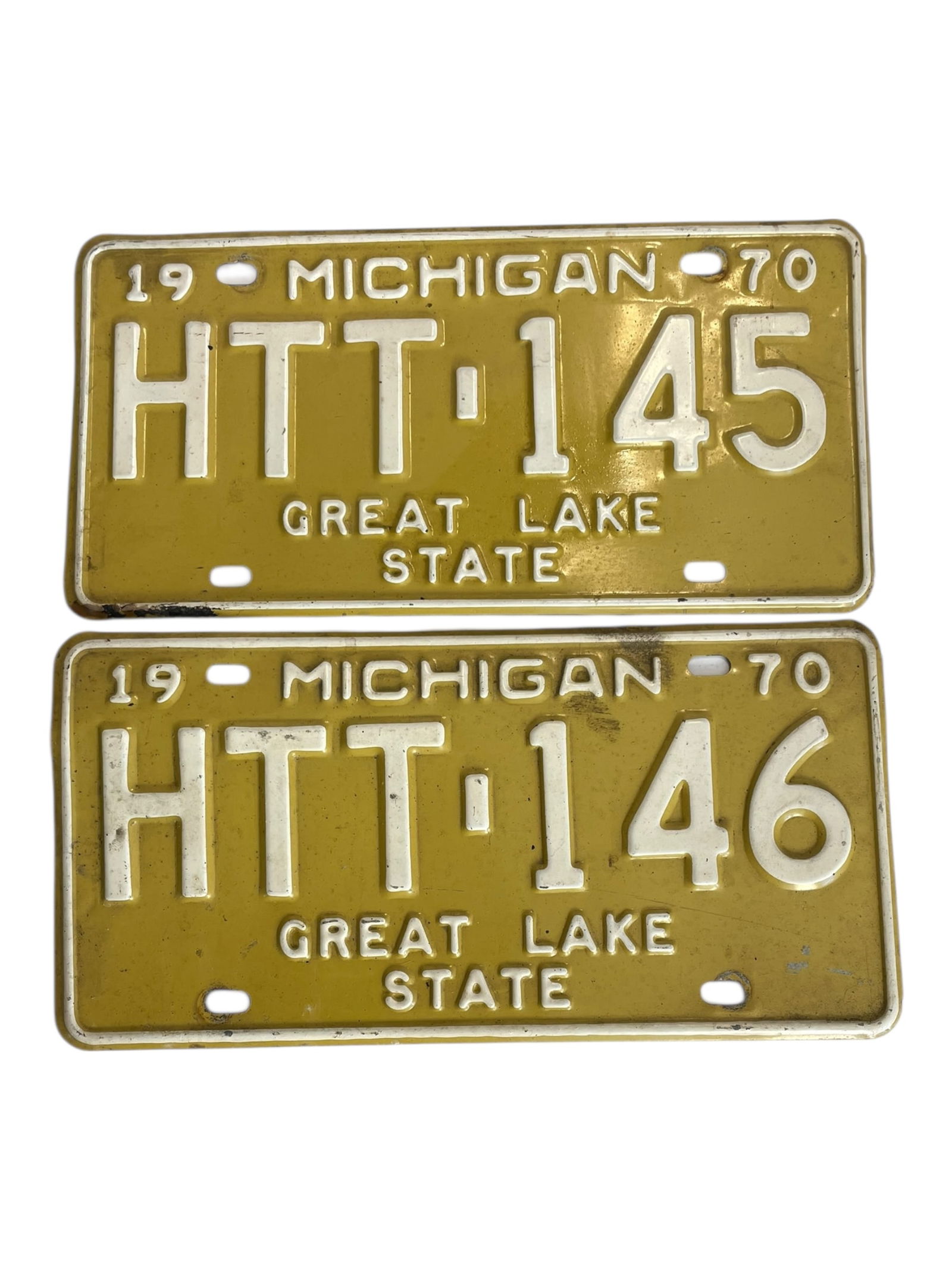 2 1970 Michigan License Plates: 2 1970 Michigan License Plates