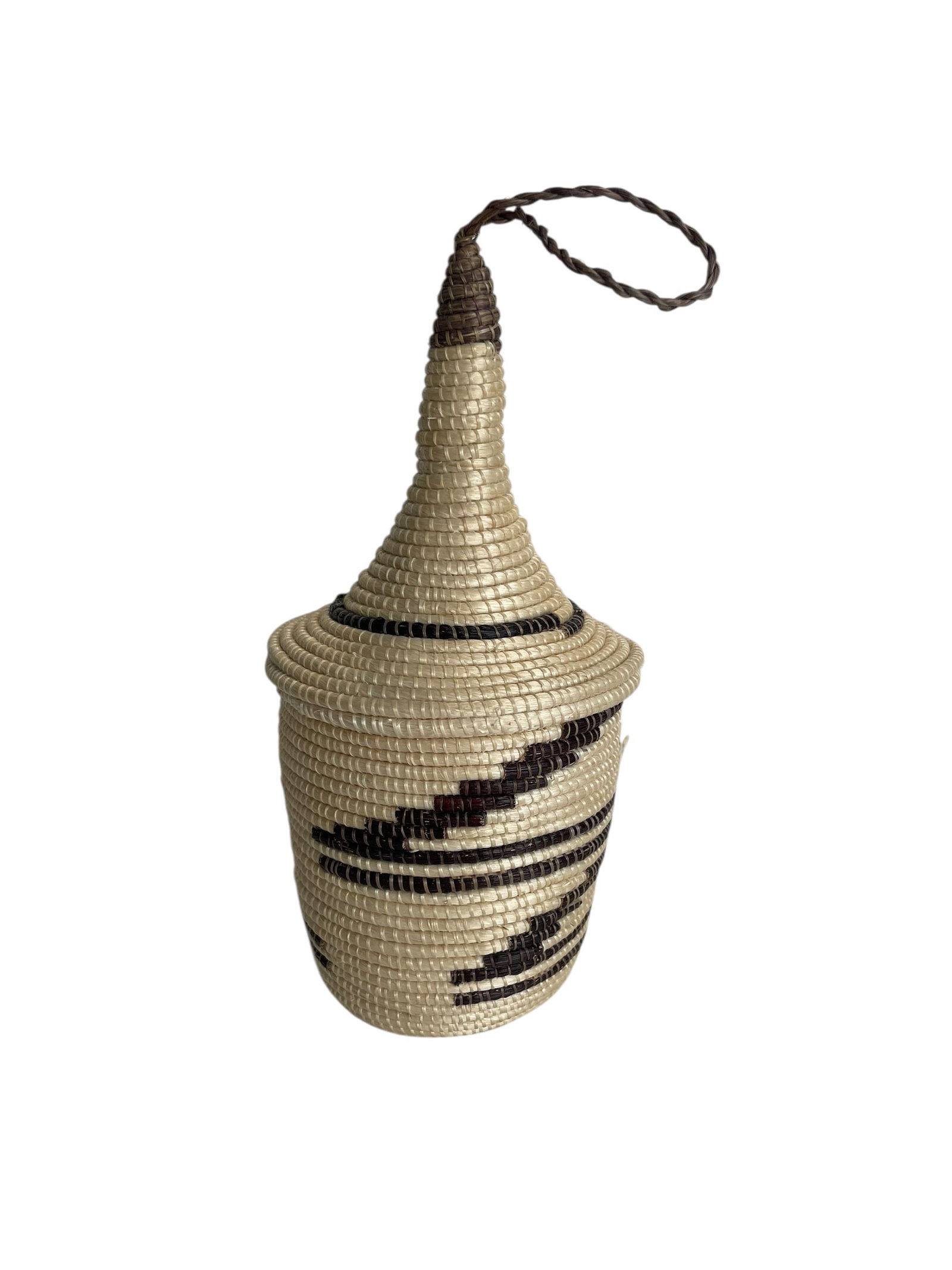 Tutsi Basket with Conical Lid (1 of 4)