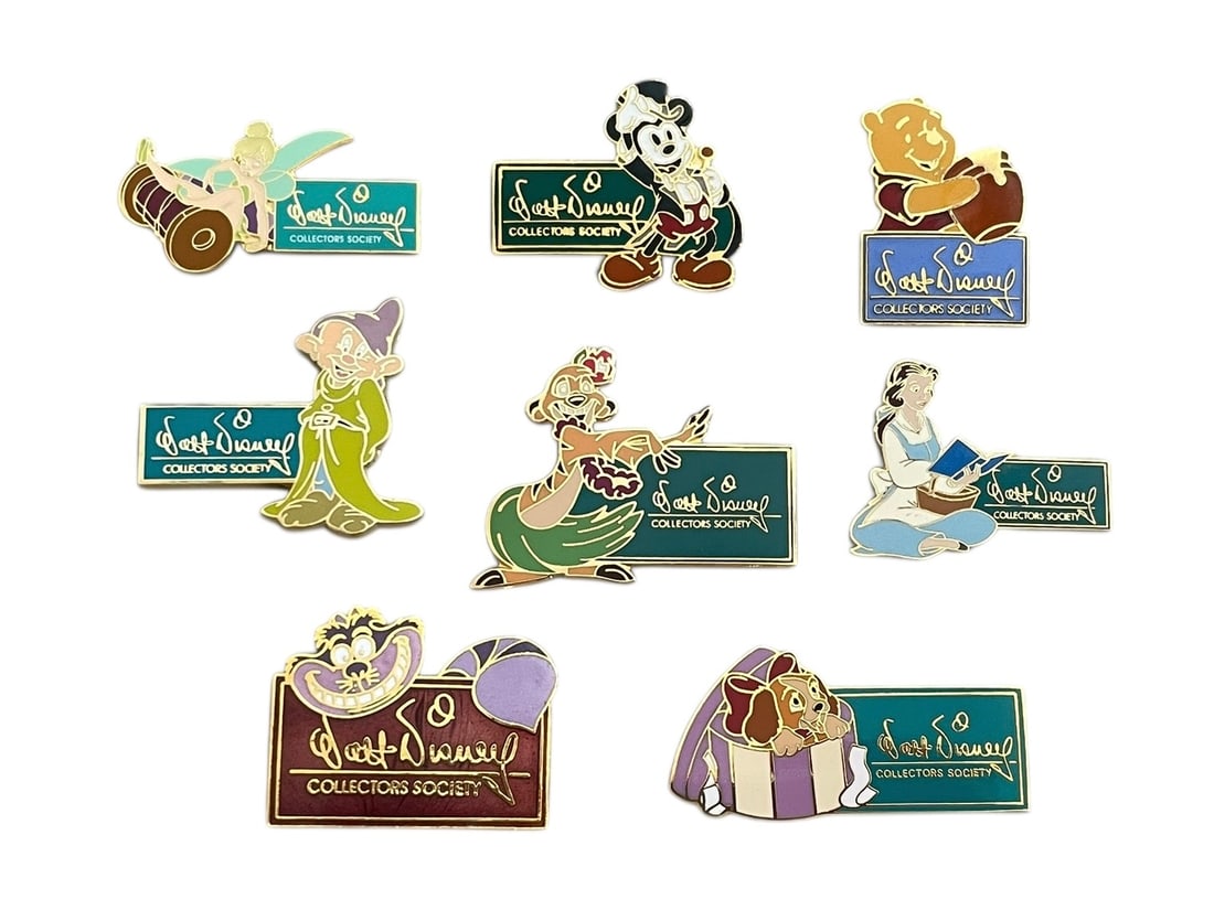 8 Walt Disney Collectors Society Pins (1 of 5)