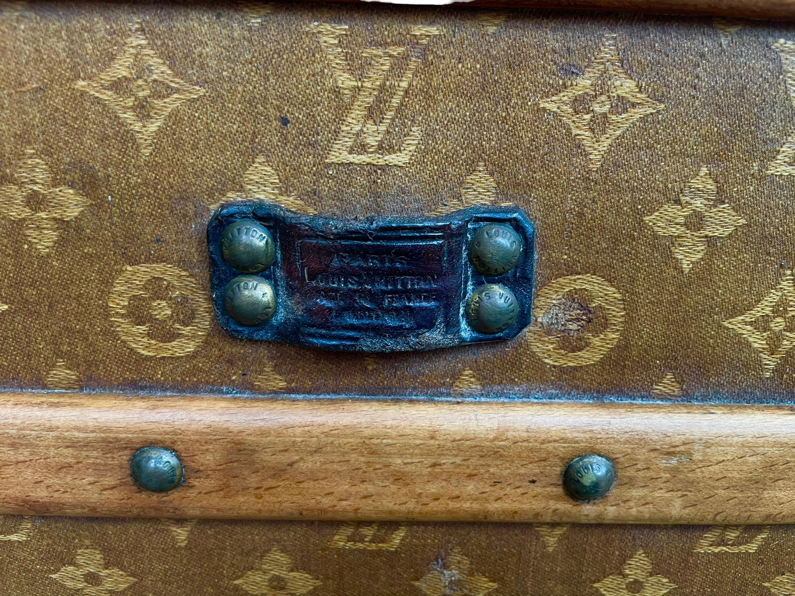 Louis Vuitton Antique Flat Top Courier Trunk - 8