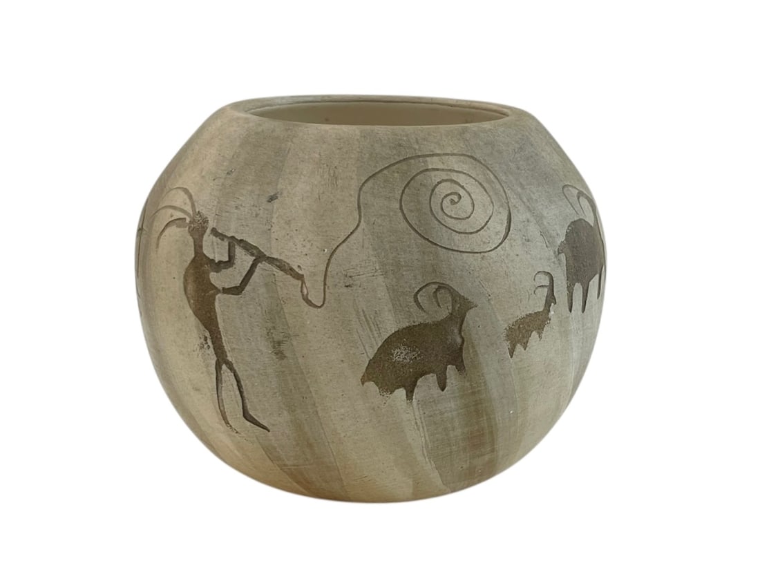 Binishtaa Navajo Pottery Vase - 2