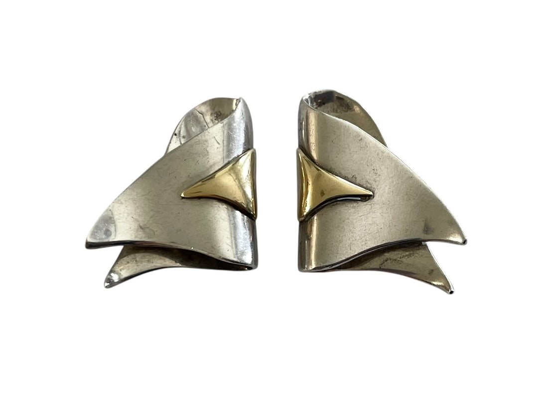 Modernist Sterling Silver & 18K Gold Clip Earrings ~ 21.7 grams: About 1" x 1.25" Marked: 925 / 18K. Vintage box included. Weight of the pair: 21.7 grams