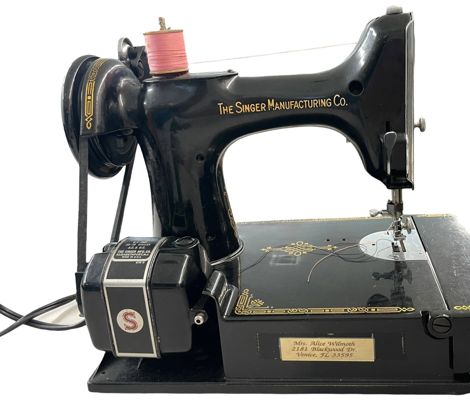 Singer Featherweight Sewing Machine with Case, Working - 4