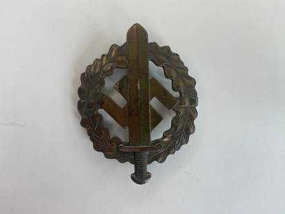 WWII German Army Sword Sport Badge: Nazi WII army badge.