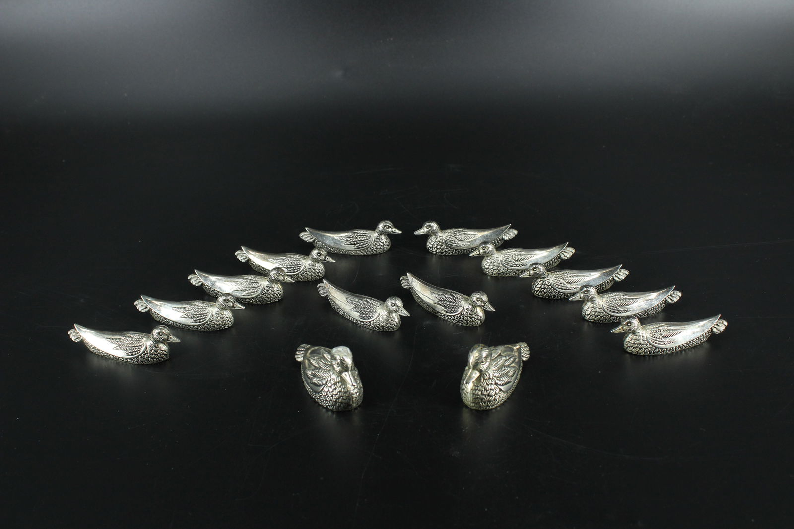 Silea Silver Plated Duck Form Knife Rests & Shaker (1 of 11)