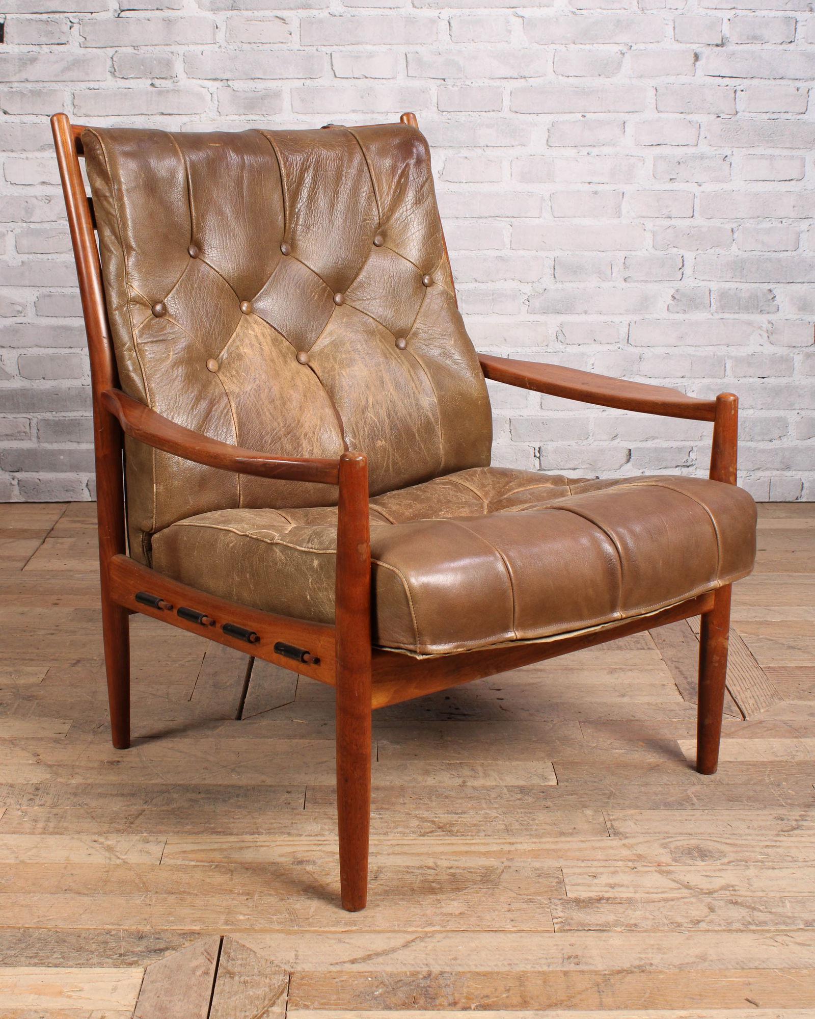 MCM Danish Leather Arm Chair (1 of 10)