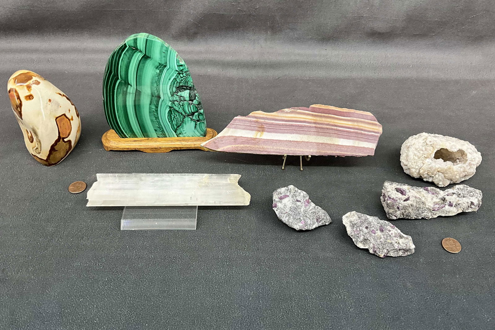 Malachite, Sandstone Slabs, Selenite (1 of 9)