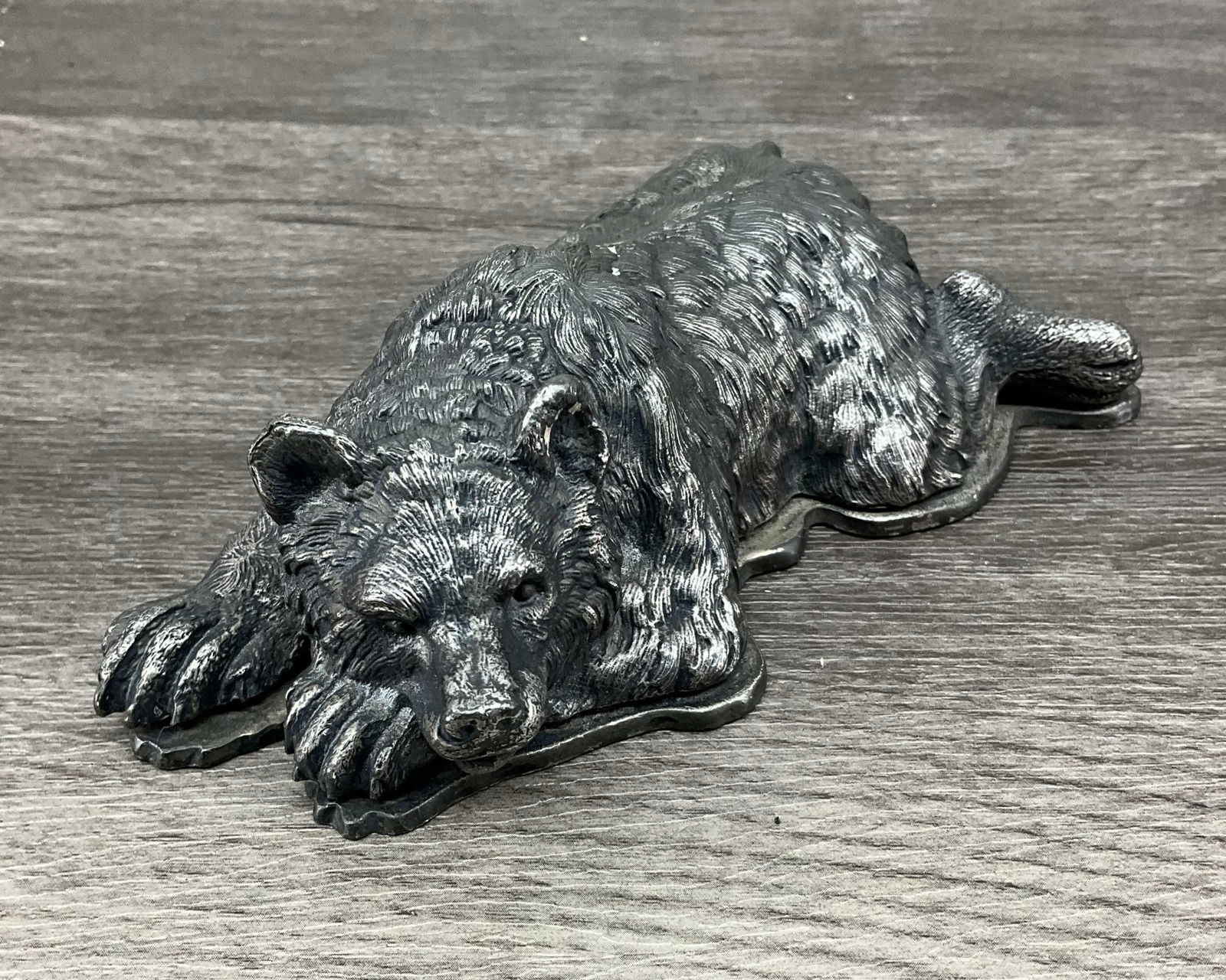 Meriden Brittania Co. Sleeping Bear Stamp Box (1 of 8)