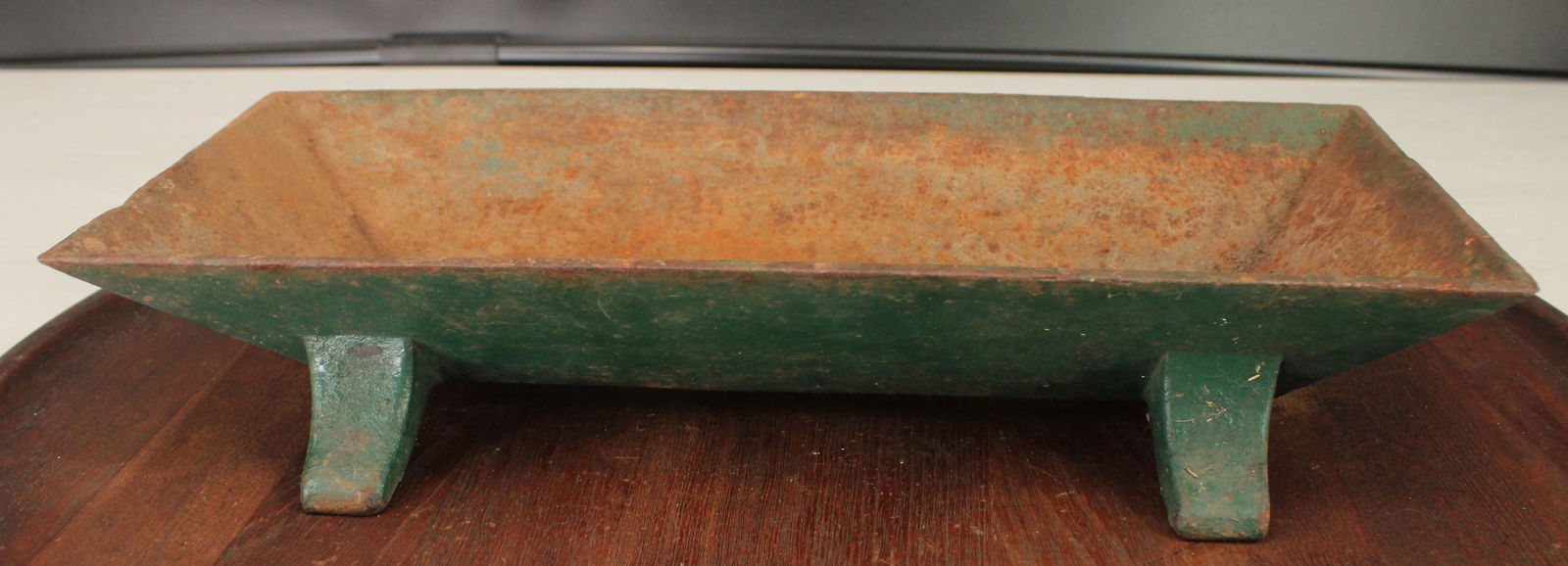 Vintage Cast Iron Poultry Feeding Trough (1 of 7)