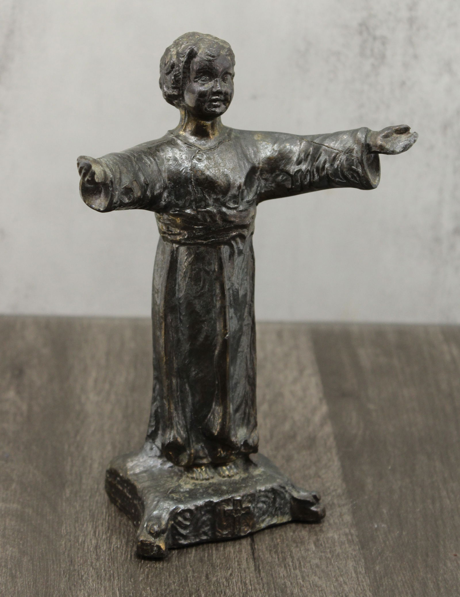 Bronze Baby Jesus, Washington Cathedral (1 of 10)