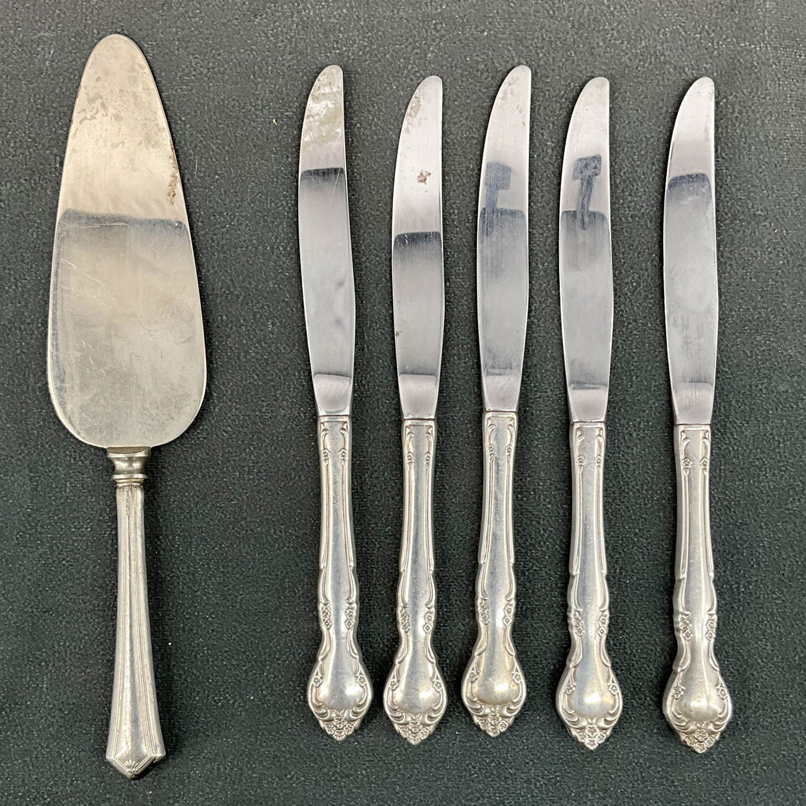 Knives & Sterling Silver Handled Cake Server (1 of 4)