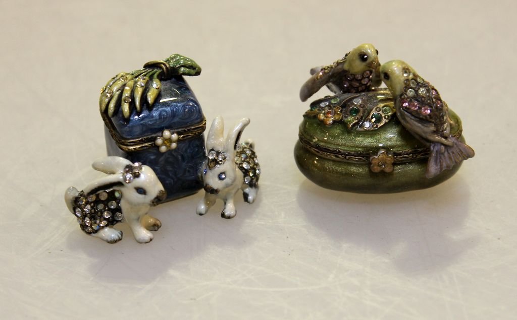 Two Small Jay Strongwater Enamel Boxes: Small Jay Strongwater blue box of rabbits, 2" & small Jay Strongwater green box of doves, 2"
