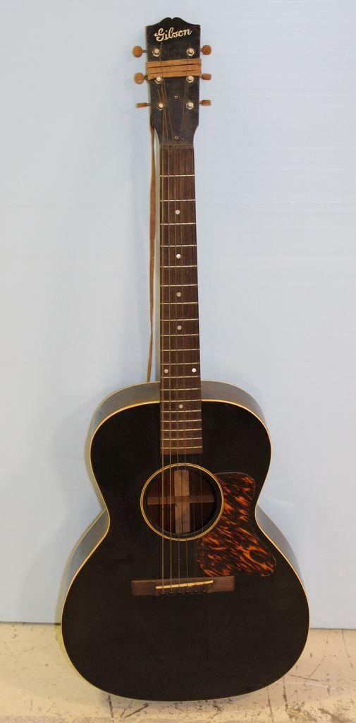 1930s Gibson EG-3306 Guitar in Case: 1930s Gibson EG-3306 Guitar in Case