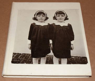 Diane Arbus (1923 - 1971) An Aperture Monograph 1972 - Hardcover - Second Printing - Rare: Rare edition!! I make love with circus freaks, hookers and other bizarre people.For me, the subject of the picture is always more important than the picture...Diane Arbus Hardcover In 1972, a year