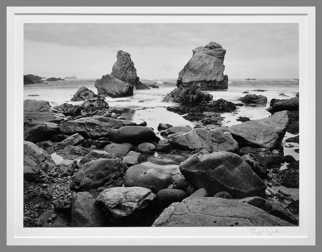 Ryuijie (1950 - ) Signed 1988 Two Rocks - Garrapata - Big Sur Coast 10"x13" Photograph (1 of 4)