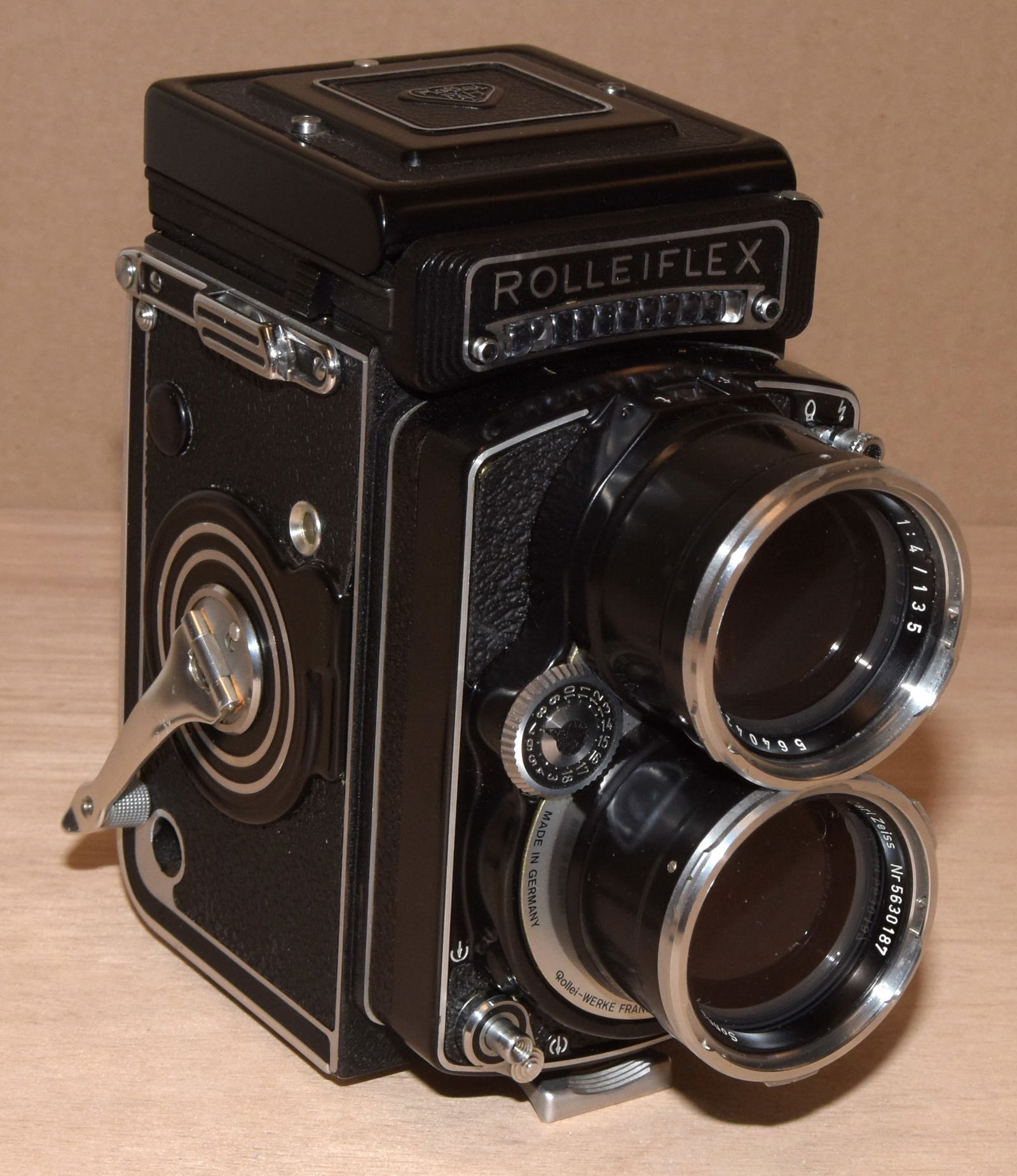 Tele Rolleiflex Camera Serial # 2307940 White Face w/ 135mm 4.0 Zeiss Sonnar - Case, Strap, and Cap (1 of 12)
