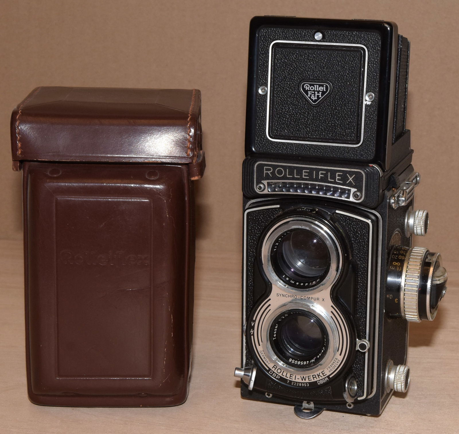 Rolleiflex T Serial # 2228953 Carl Zeiss Tessar 75mm 3.5 with Case (1 of 8)
