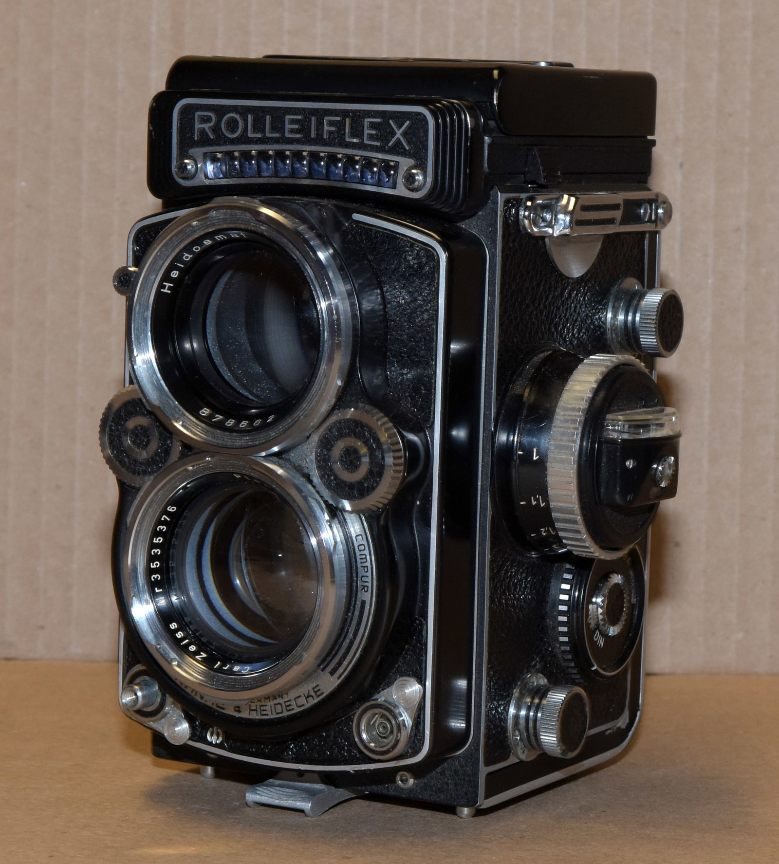 Rolleiflex 2.8F #2425033 80mm 2.8 Planar with Case and Cap - No Reserve!! (1 of 8)