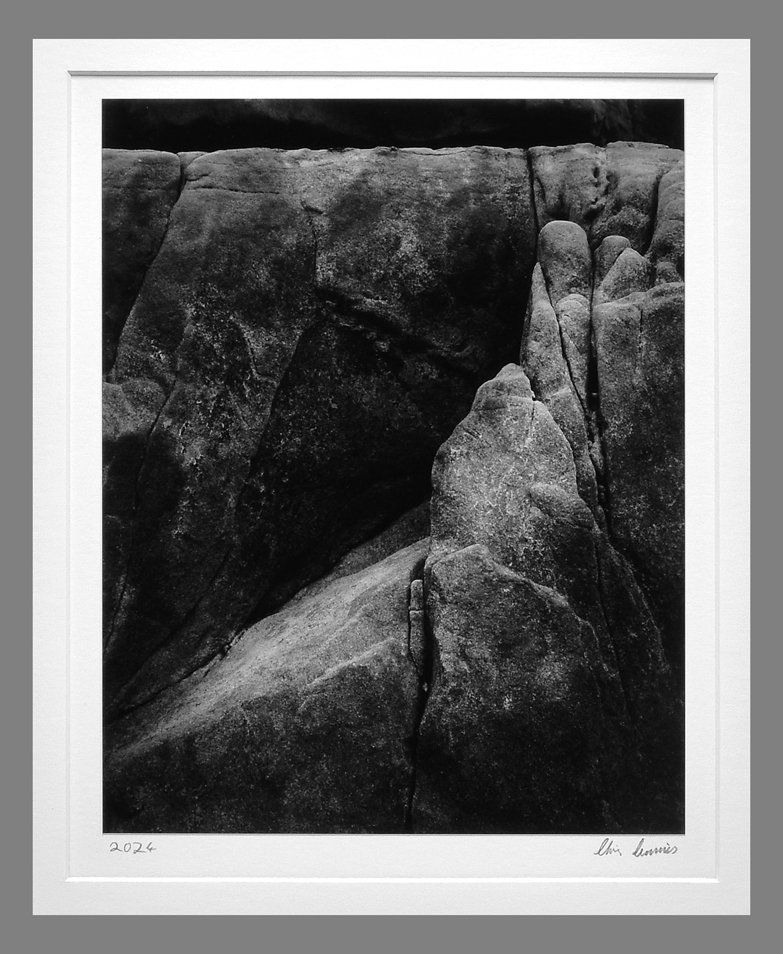 Chris Cummins Signed 2024 Rock Detail 9.5"x7.5" Photograph - Incredible Detail!! (1 of 2)