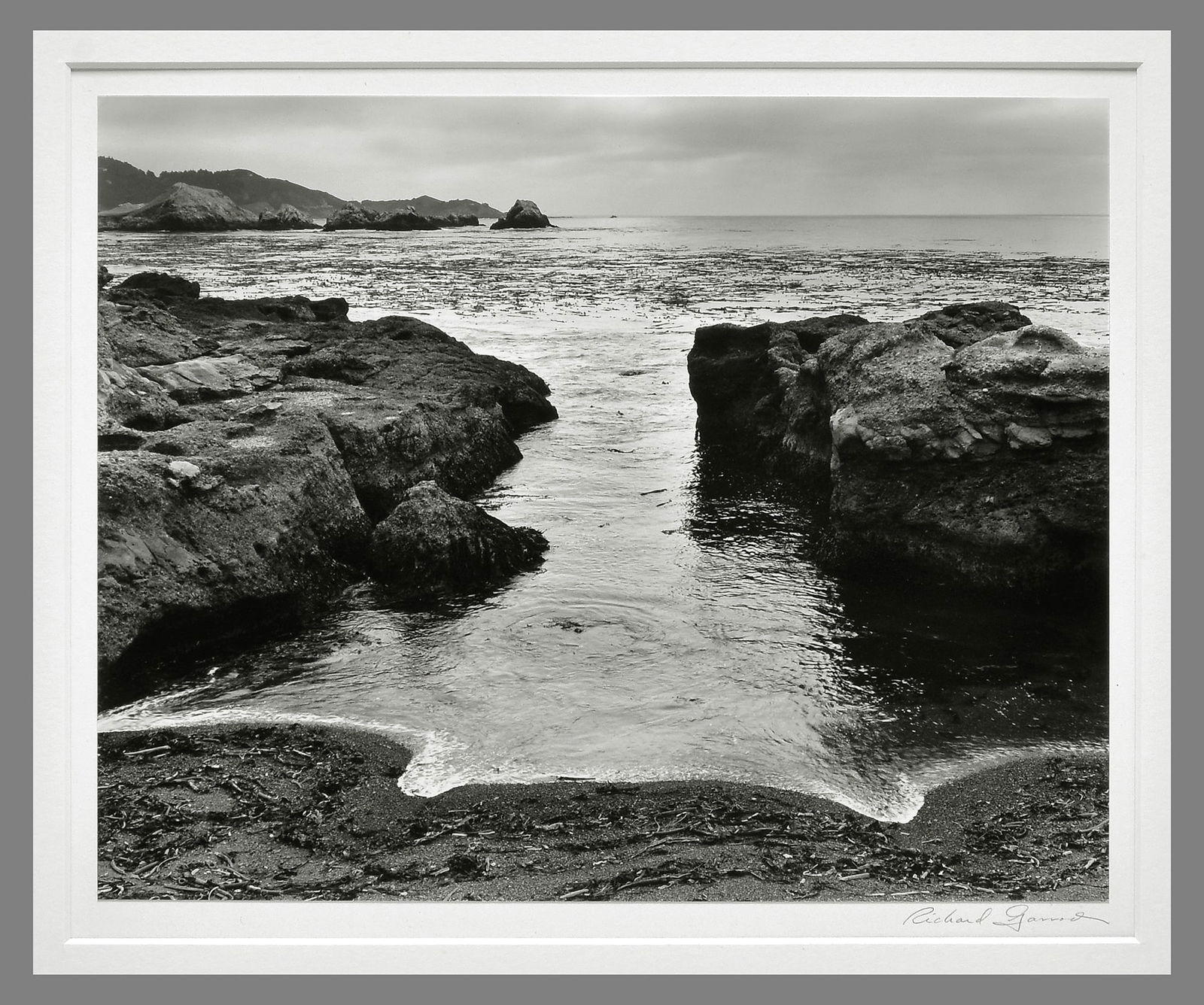 Richard Garrod (1924-2022) Signed Rocks & Wave - Point Lobos Ca 7.5"x9.5" Photograph (1 of 4)