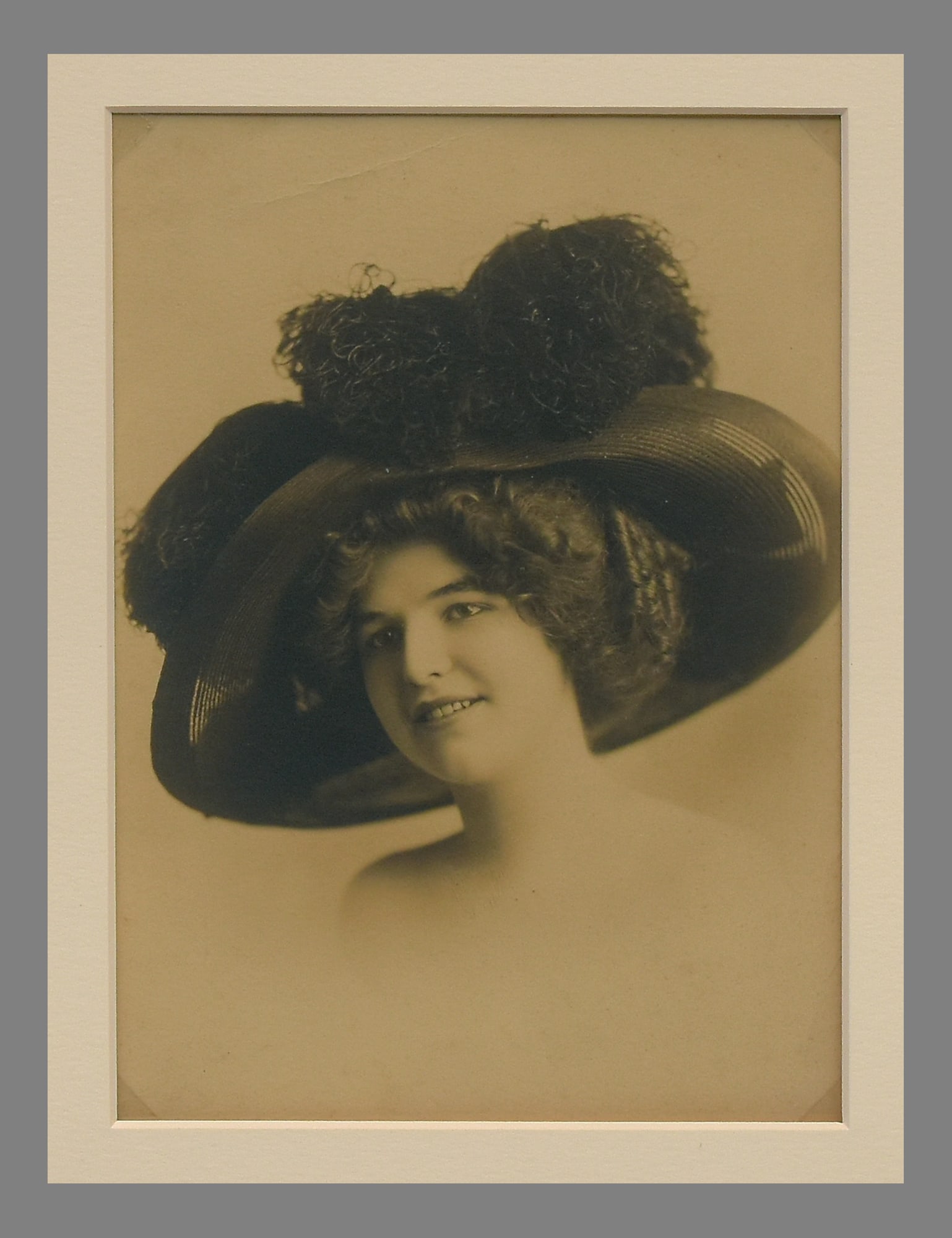 Anonymous c1900 Unidentified Beauty 7"x5" Chlorobromide Photograph - Kean Wilcox Collection (1 of 3)