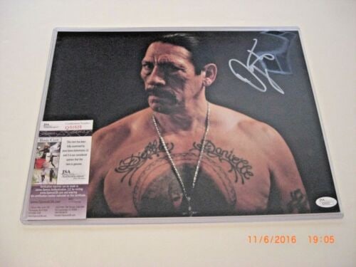 DANNY TREJO MACHETE FAMOUS ACTOR JSA/COA SIGNED 11X14 PHOTO: DANNY TREJO MACHETE FAMOUS ACTOR JSA/COA SIGNED 11X14 PHOTO Pre-Owned We strive to provide detailed and accurate descriptions of all items listed for auction. Please be aware that the placement and st