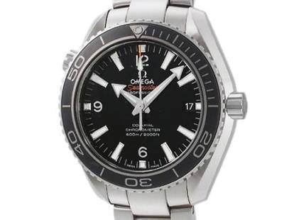 OMEGA Seamaster Planet Ocean 600m: Dial Color: Black Case Size: 4.2cm (excluding crown) Case Thickness: 1.5cm Material: SS Band Color: silver Maximum Band Width (Cm): 1.9cm Weight: 196g (band included) Movement: automatic winding