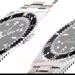 ROLEX Submariner 14060 #040: Movement: Automatic Winding Case Size: 40mm Band Size: 20.5cm Case Material: Stainless Steel Band Material: SS Watch Glass: Sapphire Crystal Windshield Dial Color: Black Type: Wrist watch ---- At